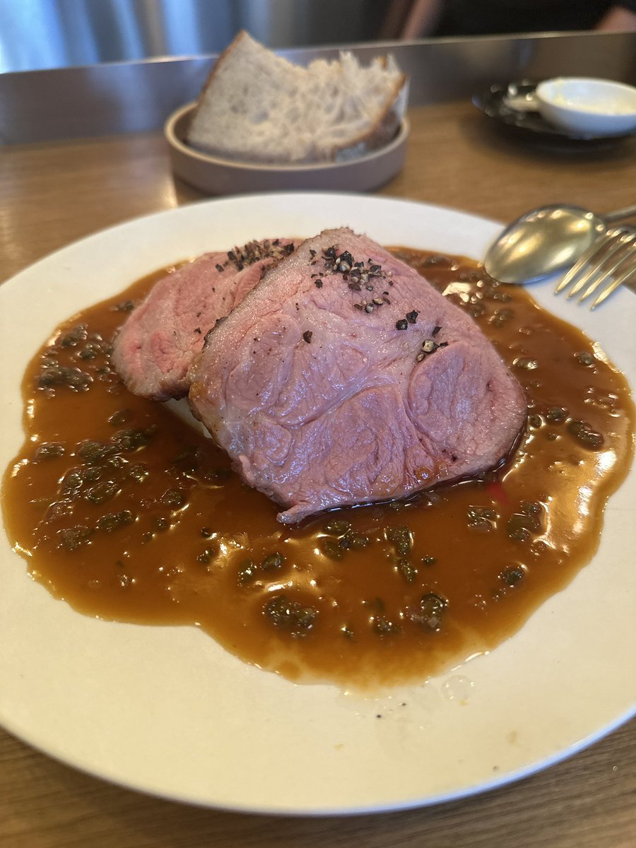 yyoshikawa08's tweet image. 目黒の炭火ビストロ「OTG」🍷
炭の香りが広がる隠れ家で、
シャルキュトリーの盛り合わせから
平牧金華豚の炭火焼まで堪能🥩

落ち着いた空間でワインを片手に、
心まで満たされる時間でした✨

#目黒グルメ #OTG #炭火ビストロ #ワイン好き #金華豚 #隠れ家ディナー #吉川康弘