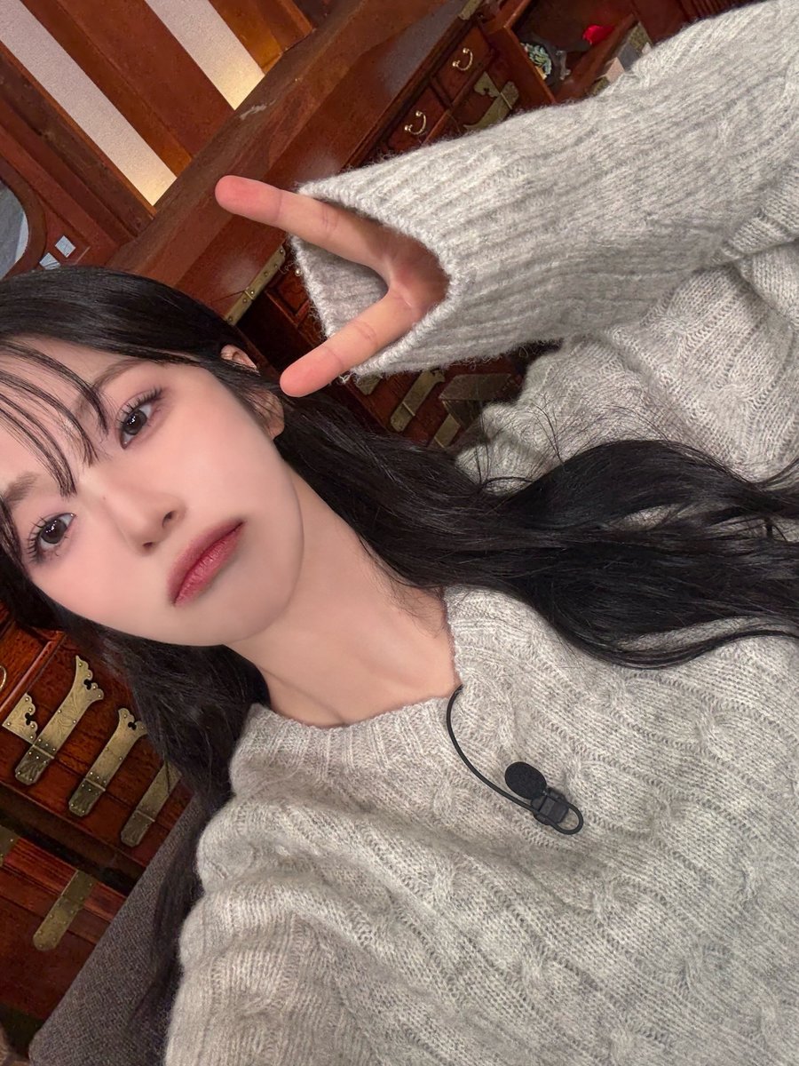 [💌] #벌거벗은한국사2
2025.11.11

#fromis_9 #프로미스나인
#백지헌 #지헌
#BAEKJIHEON