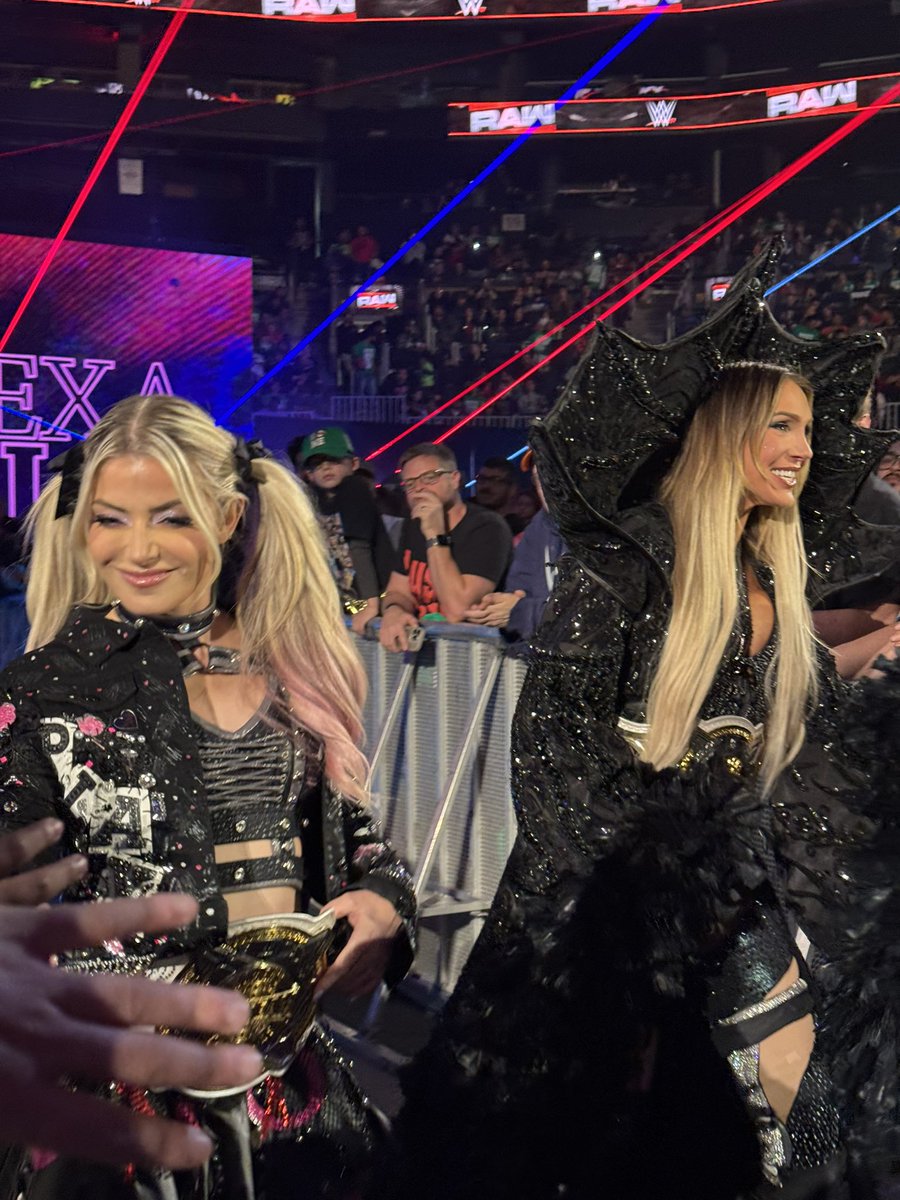 Ms_Feb3_Flair's tweet image. MY BEST TAG FOREVER!!!!!!!!!!!!!!! #AOC 🖤✨