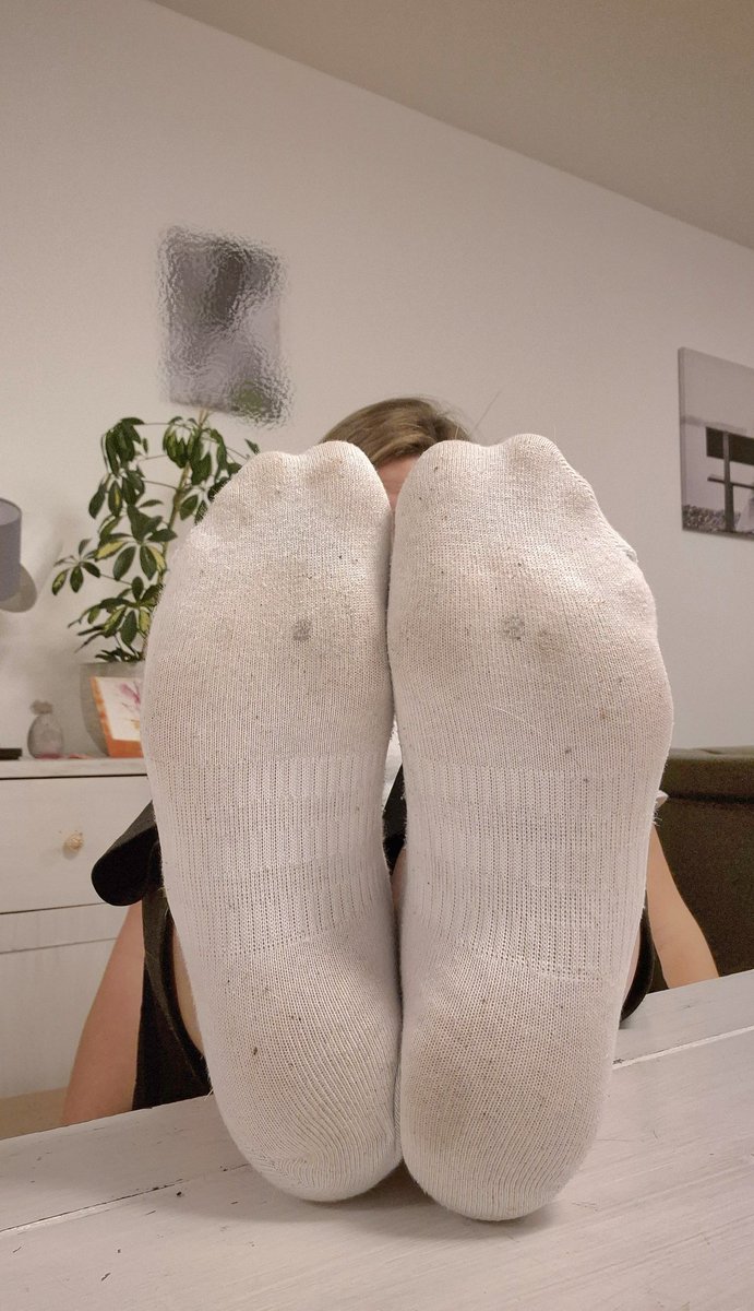 Guten morgen Du Hund, kniest Du schon und bellst? Ist euer Mini schon wach und wartet auf die nächsten Bilder? 😈 wuff, wuff 
Tag 1/5 
<a href="/rt_feet/">Feet RT PROMO 💯K</a> 
<a href="/ass_andfeet01/">🍑 ASS + FEET - RT FREE 🔥</a> 
<a href="/rt_domm/">RT Femdom & Feet models 5.7k</a> 
<a href="/modelssecret_/">MyFeetish</a> 
<a href="/rtfindom_feet/">FINDOM/FEET RT</a>
<a href="/CuriousFindomme/">FinDomme curious</a>