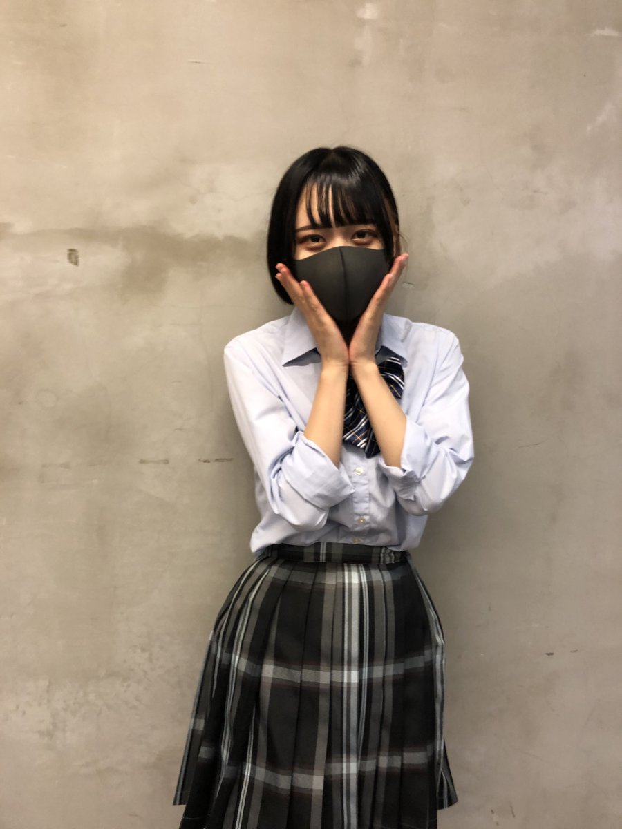 Mxmxm0318's tweet image. 昔懐かしいアルテの制服
マスクしてても可愛いわ
マリモはダメだけど🙅🏿
また制服やらん？た　ま　き　！