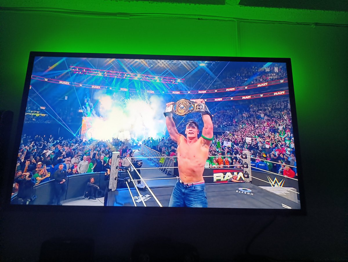 andresreys_'s tweet photo. Esto si fue épico
#wwe #WWERaw #raw https://t.co/94GMXXB91C