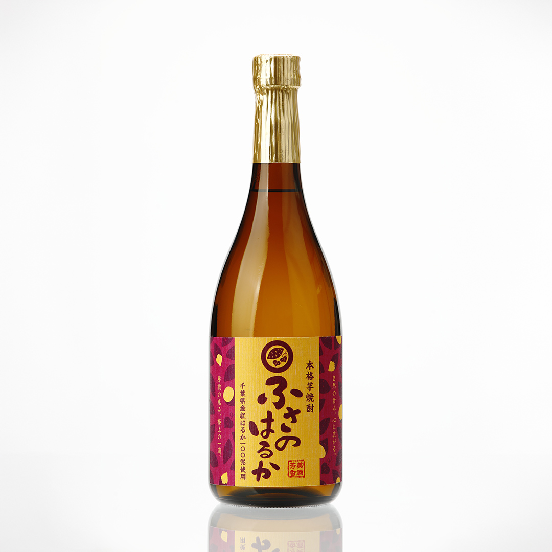 chibasake_info's tweet photo. 千葉県産紅はるか100%使用の本格芋焼酎『ふさのはるか』が完売＆終売となりました🙇‍♀️
ありがとうございました🙇‍♀️
芋焼酎といえば鹿児島県が圧倒的有名ですが、千葉も全国生産高で3位を誇ります🍠 その中でも紅小町はとても有名なのでぜひ試してほしいです🙇‍♀️
https://t.co/ADe6wgGHBy https://t.co/KtVx9rJlWY