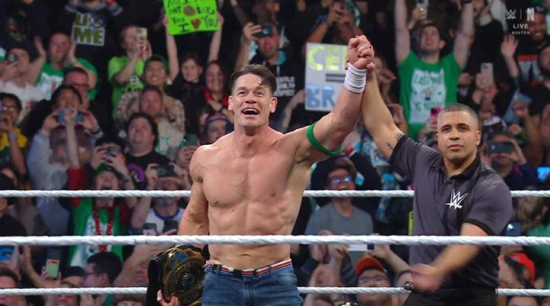 TheAlexCSports's tweet photo. Cena wins the IC Title and capture the WWE Grand Slam! #WWERAW https://t.co/L0SsTZrnyT