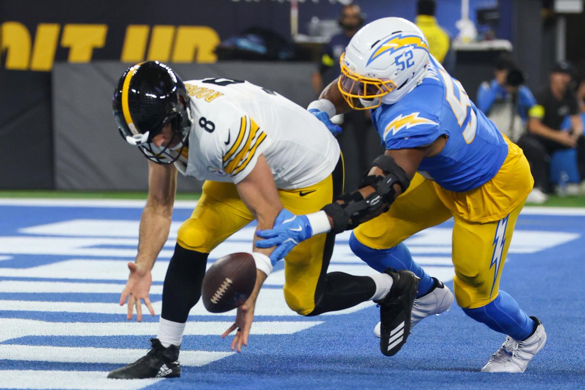 tylerjschoon's tweet image. The Chargers are 4-0 in prime time this year. That MNF game vs the Eagles is going to be must-see TV!