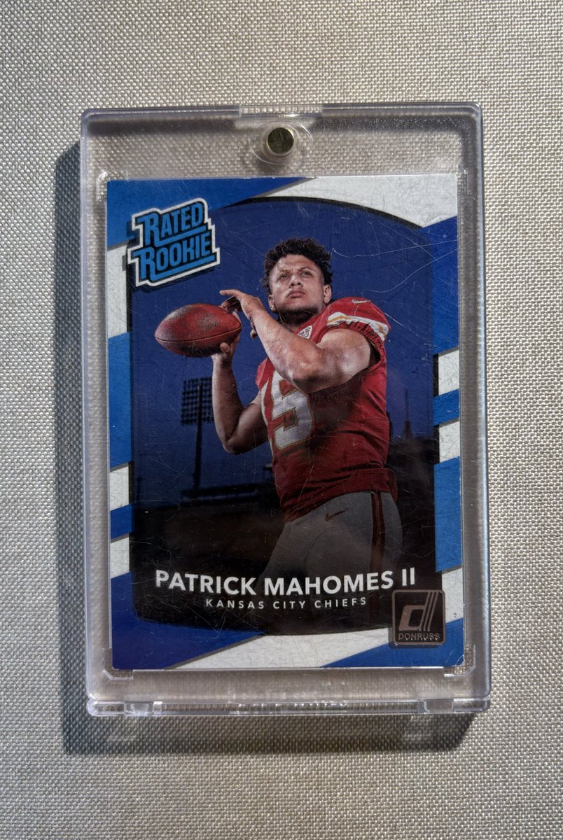 Patrick Mahomes Rated Rookie Giveaway 🔥🔥

Thanks for 1,500 followers and to everyone who keeps the hobby fun. To celebrate, I’m giving away this Mahomes Rated Rookie (bottom-right corner has some wear).

How to enter:
✅ Follow
✅ Like &amp; Repost
✅ Tag 2 friends

Winner