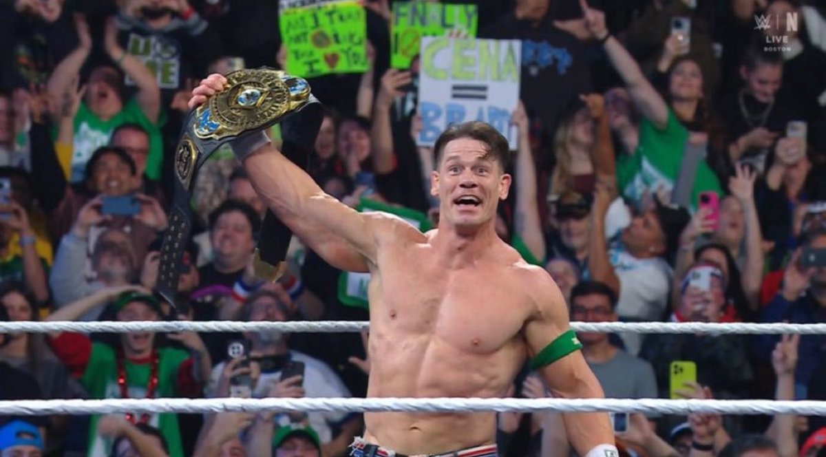 بطل القاراااات سنة الاعتزال سنة الالقاب 🔥
#WWERaw