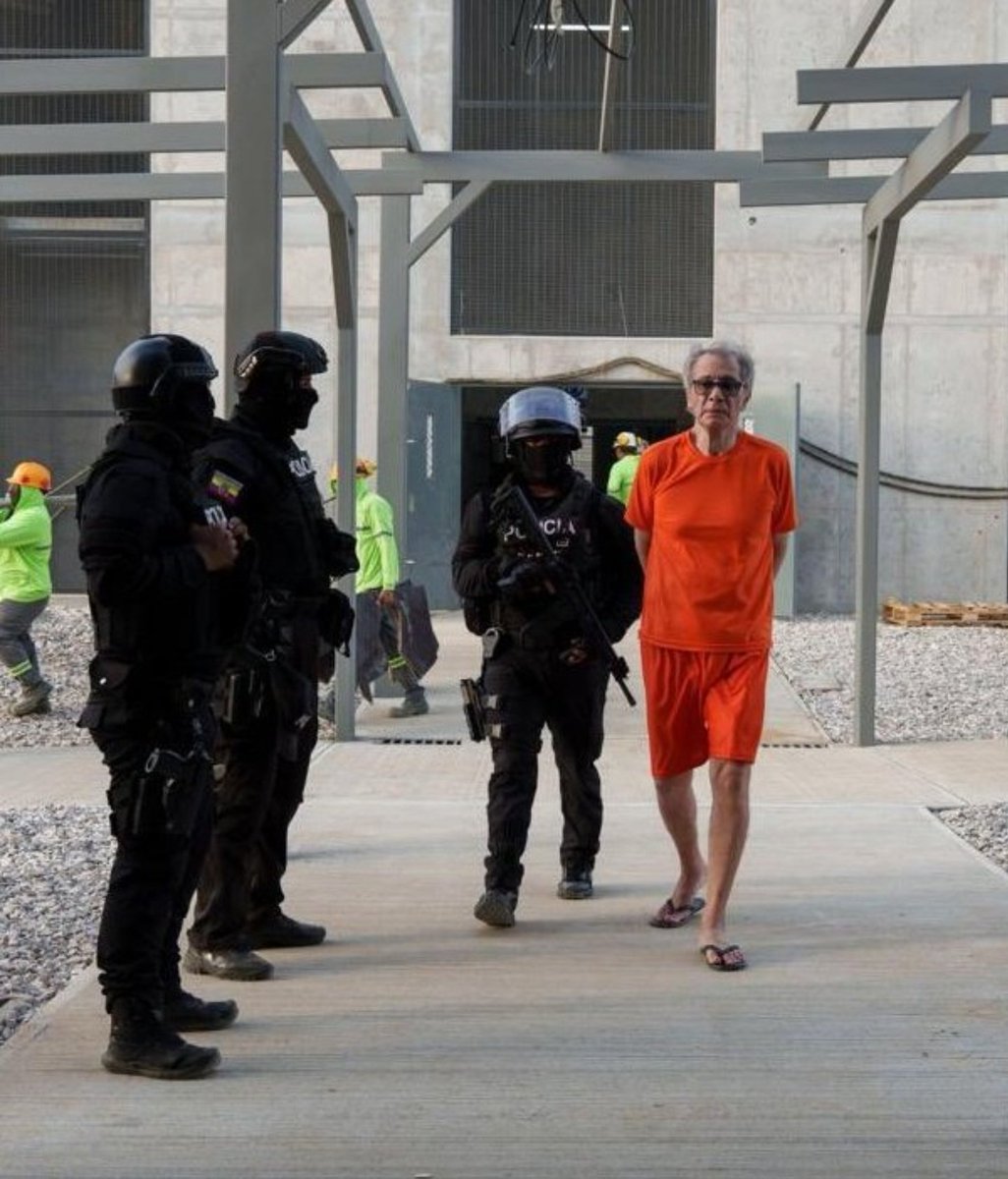 Lo veo relajado estrenando casa nueva FELICIDADES JORGITO hoy estrenas cama