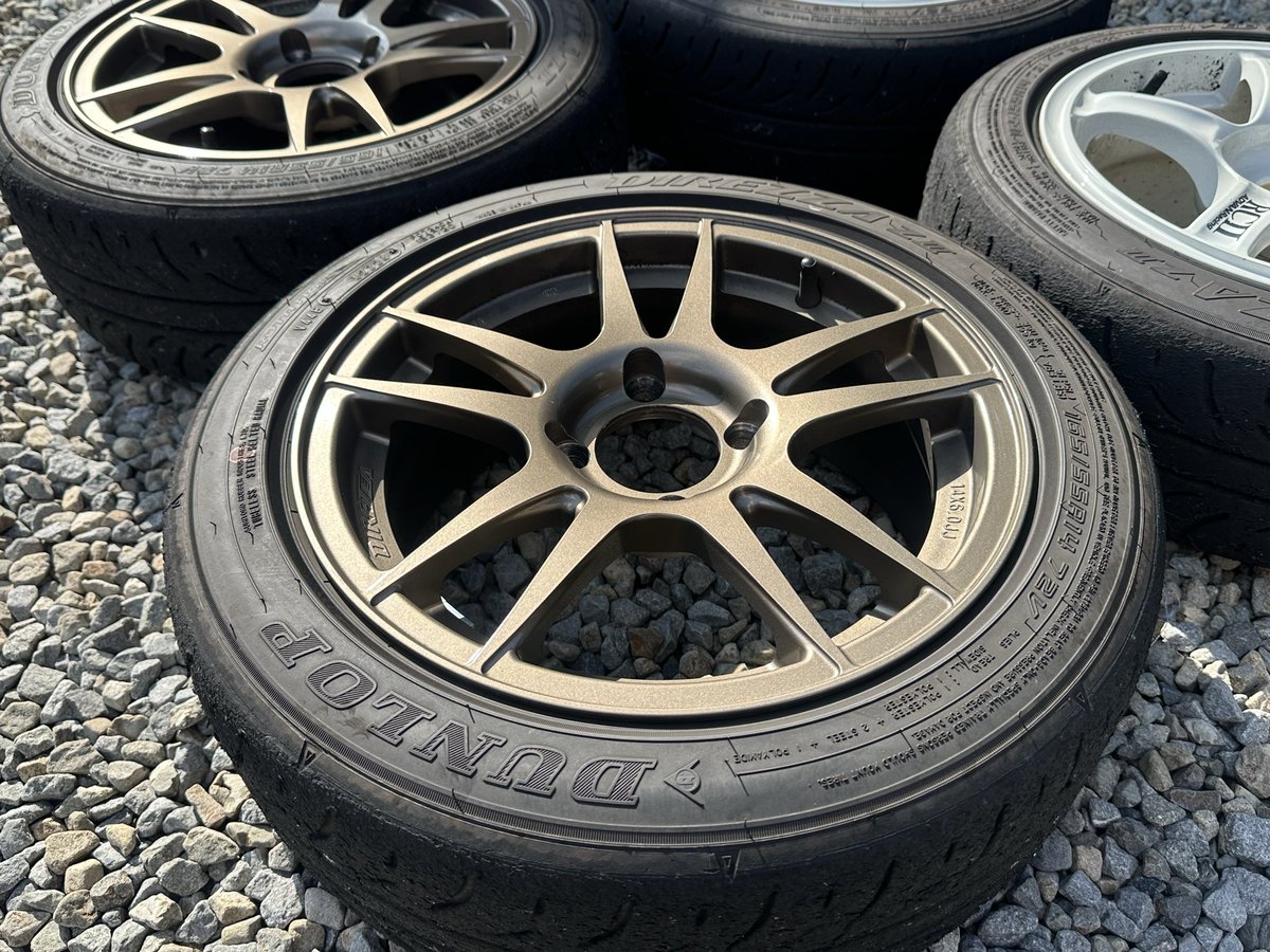 silveraltoha36s's tweet photo. [ホイール売ります]

DIREZZA RSC  6J+38 PCD100 4穴 2本
ADVAN Racing RC2  6J+35 PCD100 4穴2本

軽四サイズ、サーキット用にいかがでしょうか😊

金額3〜4万円ぐらいで　タイヤはおまけ程度で🙇‍♂️
現物確認、手渡し可能な方でお願いします🙏(四国内ならお運びします)
#ホイール売ります #拡散 https://t.co/qRt7F64m0i