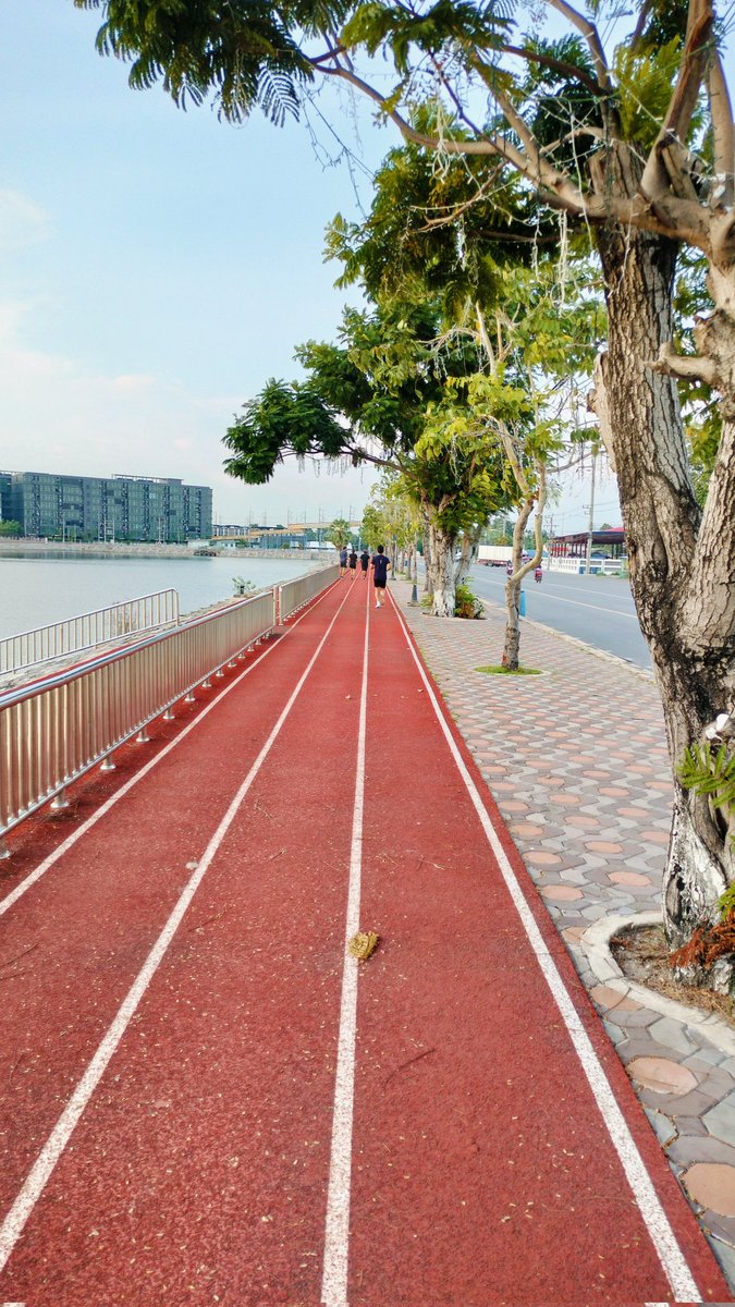 TP12012534's tweet photo. 🏃🏃 https://t.co/av3RR0lRKH