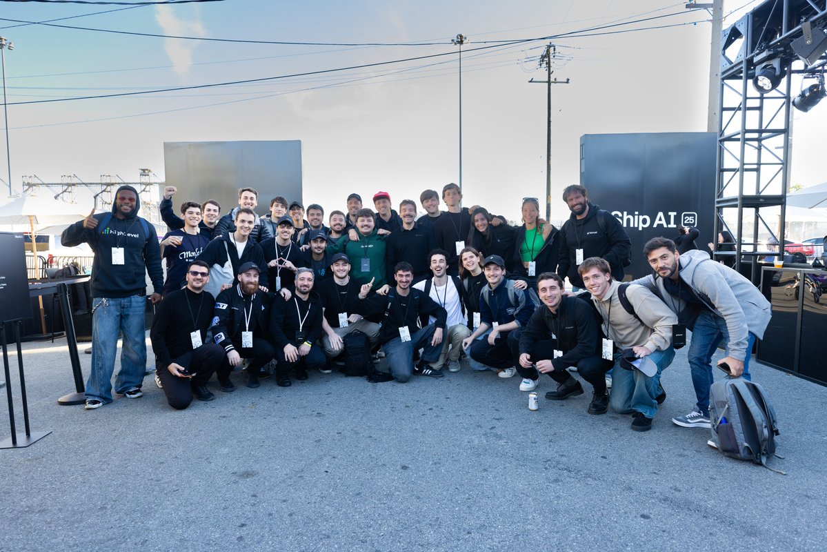 evilrabbit_'s tweet image. Llegaron mas fotos de la juntada Argentina 🇦🇷 en San Francisco.