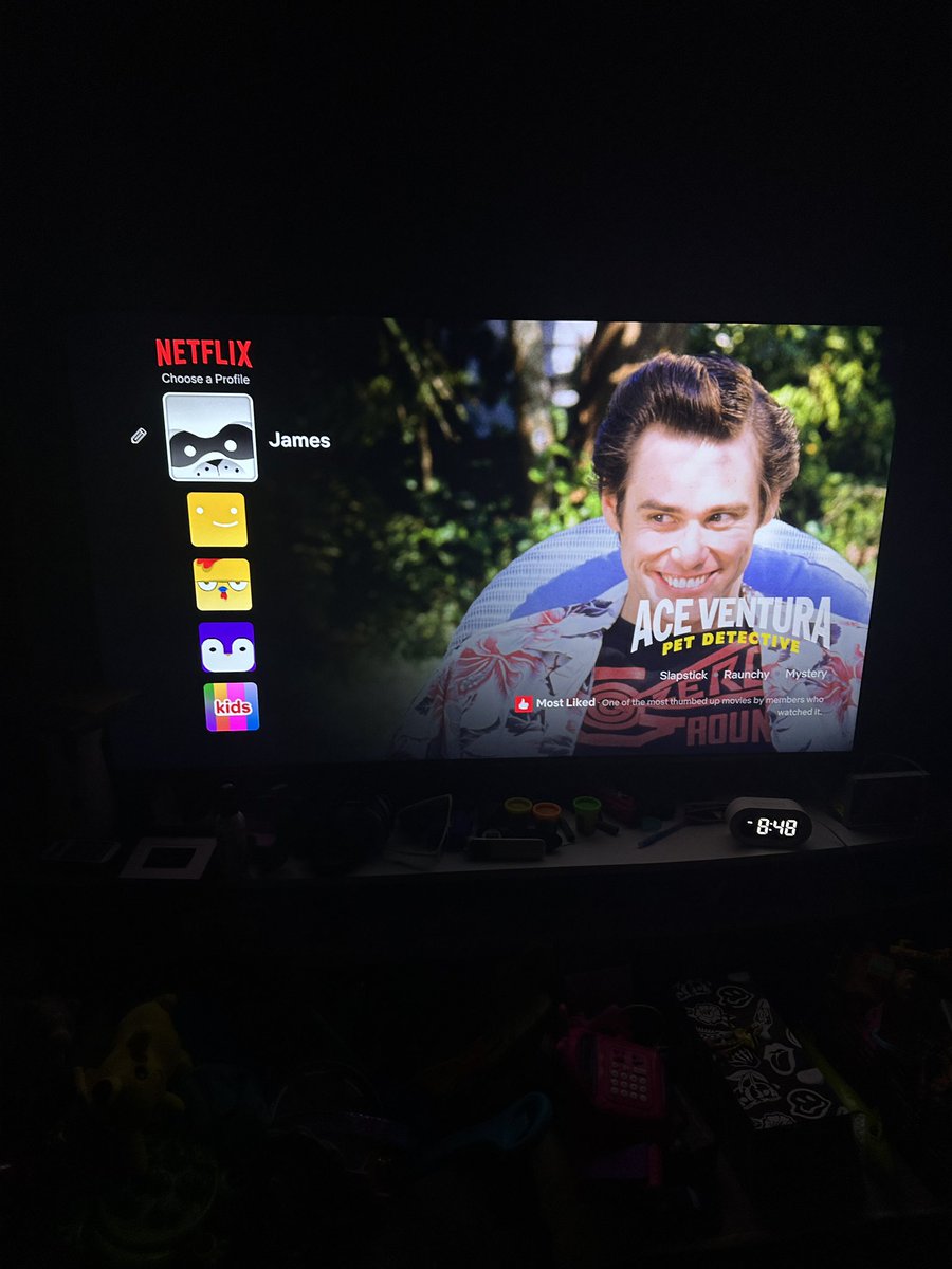 WHOtheFisJC's tweet image. Hey @netflix fix your shit. Finally get the babies asleep and now can’t watch @WWE can’t get into any of the accounts but I can watch the slide show of ads no problem. #firstworldproblems