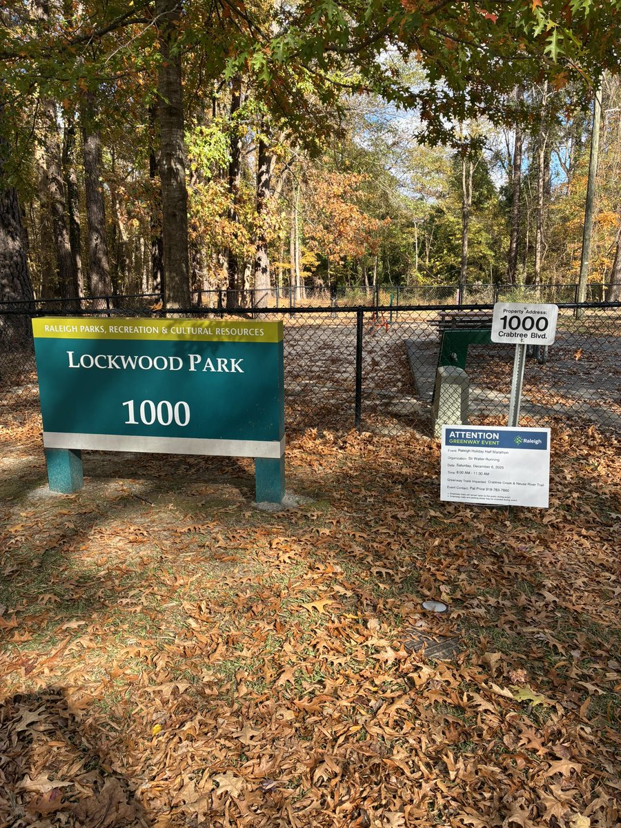 Less than 4 weeks until the 7th Raleigh Holiday Half Marathon. The community has been notified. Join us for a jolly jog!

raleighhalfmarathon.com

#RaleighHalf