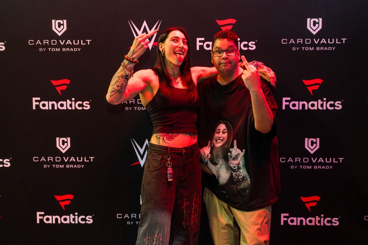 rhea_forever's tweet image. Rhea thank you for everything that you gave me and I told I been supporting you for 11 years love you Rhea forever 💜🖤🥹🥹🥹 and this is my face reveal you welcome 🙏🏼