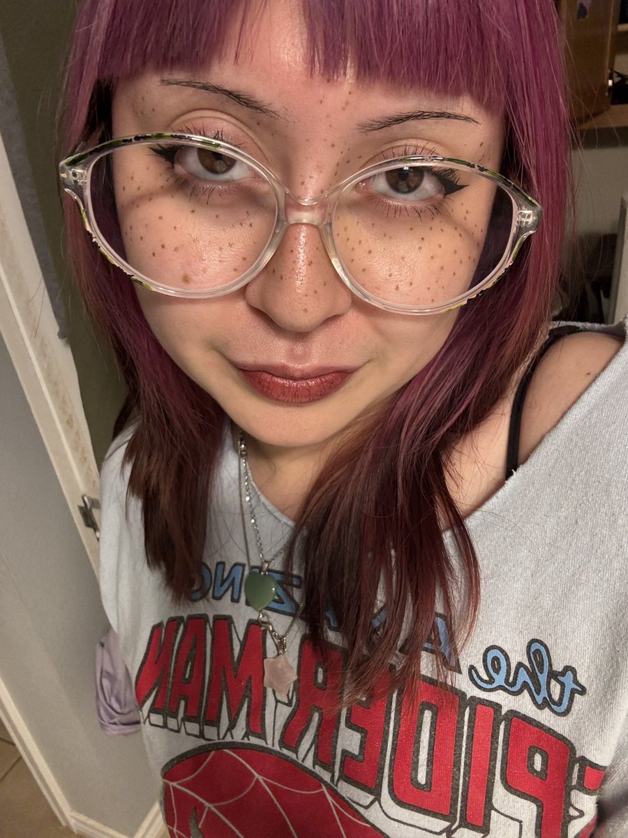 spaceysrah's tweet photo. yes than random girl on twitter w big brown eyes and colored hair IS your soulmate!!!! https://t.co/J7CTcswFHh