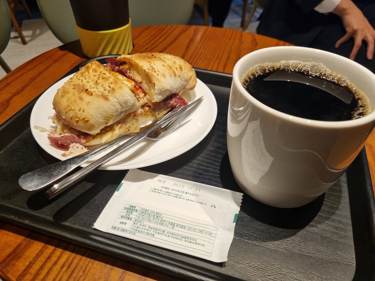 MooAngKing (@jet8328) on Twitter photo 