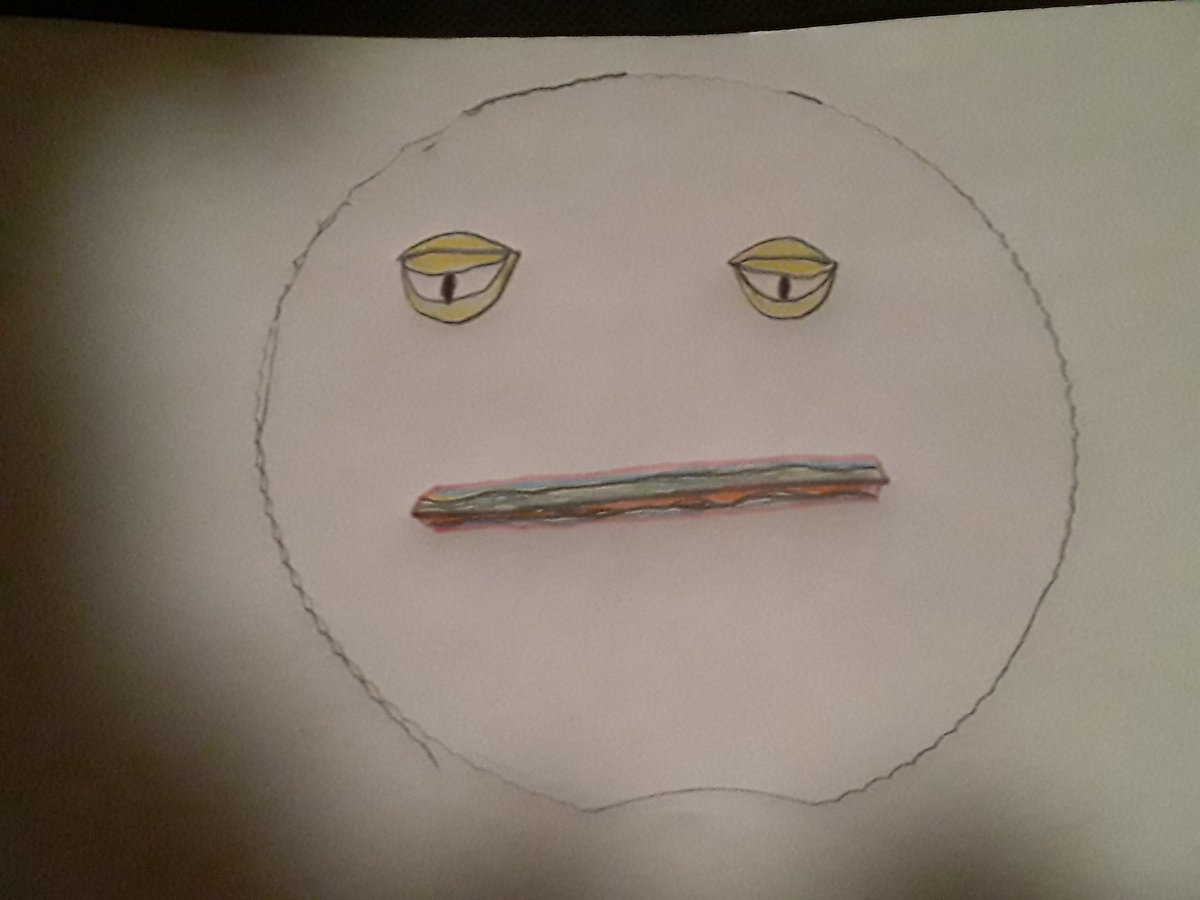 my first time using a guide tool(clamp thing to draw in circle with pencil) and thus...
Mac tired licorice lips was born😁👍
if ya look closely I made his eyes like shelled mac and cheese, lips like Licorice/Twizzlers used like every colored pencil and even kept shadow for gloom
