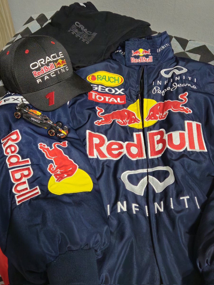 __Foguin's tweet image. Deve ser triste assistir fórmula 1 e não torcer pra red bull