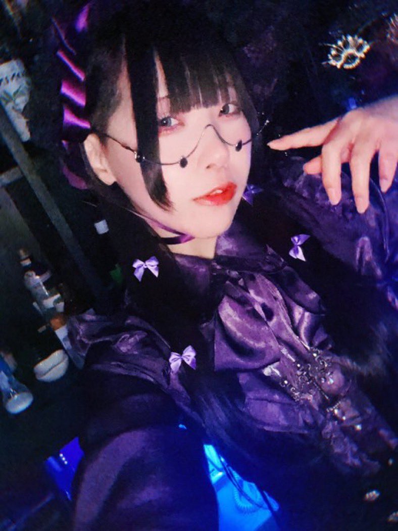 vmpbar's tweet photo. 11/11(火)氏族ちゃんお目覚め情報🦇
✧︎CAFE✧︎(15-18)
マヤ @maya_vamps
あん @an_52_vamp2 (迷い猫🐈⬛)
✧︎BAR✧︎(18-23)
マヤ @maya_vamps
あん @an_52_vamp2 (迷い猫🐈⬛)
イベント🎪 男装
#関西コンカフェ
#VSIDE https://t.co/BqmIFNIoQM