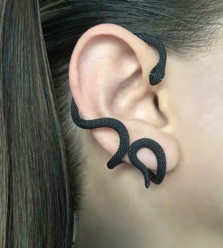 I just received a contribution towards Ear Cuff 2 from VV via Throne. Thank you! throne.com/mythosva #Wishlist #Throne