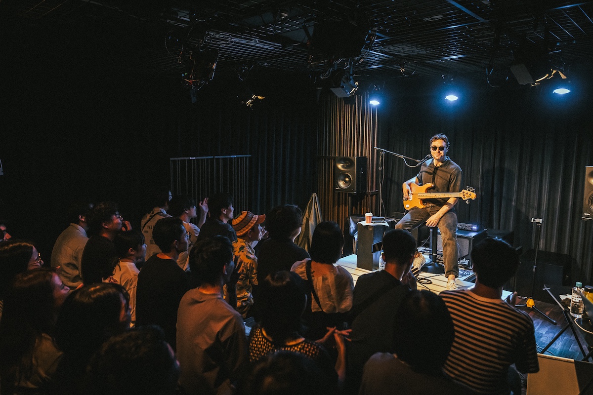 【ベースの日記念】ジョー・ダート（Vulfpeck）ベース・セミナーのアーカイヴ動画を無料公開！ コリー・ウォンも飛び入り参加  

今年7月の特別セミナーの模様をノーカットでお送りします！
#ベースの日 #ヴルフペック #ジョーダート
bassmagazine.jp/special/semina…