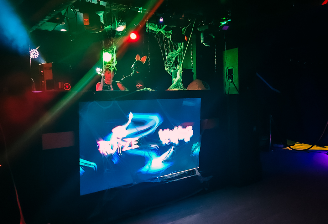 TorridClaw's tweet photo. I got more (salvaged) photos. This was WubbyG and Roze's b2b. This was my first time shooting the Velvet Room's setup. I look forward to mastering this environment!
#rave #photography #student #collegestudent #graphicdesign #edm #yyc #graphicdesignstudent #shotonsamsung https://t.co/zeGj0dOlHQ