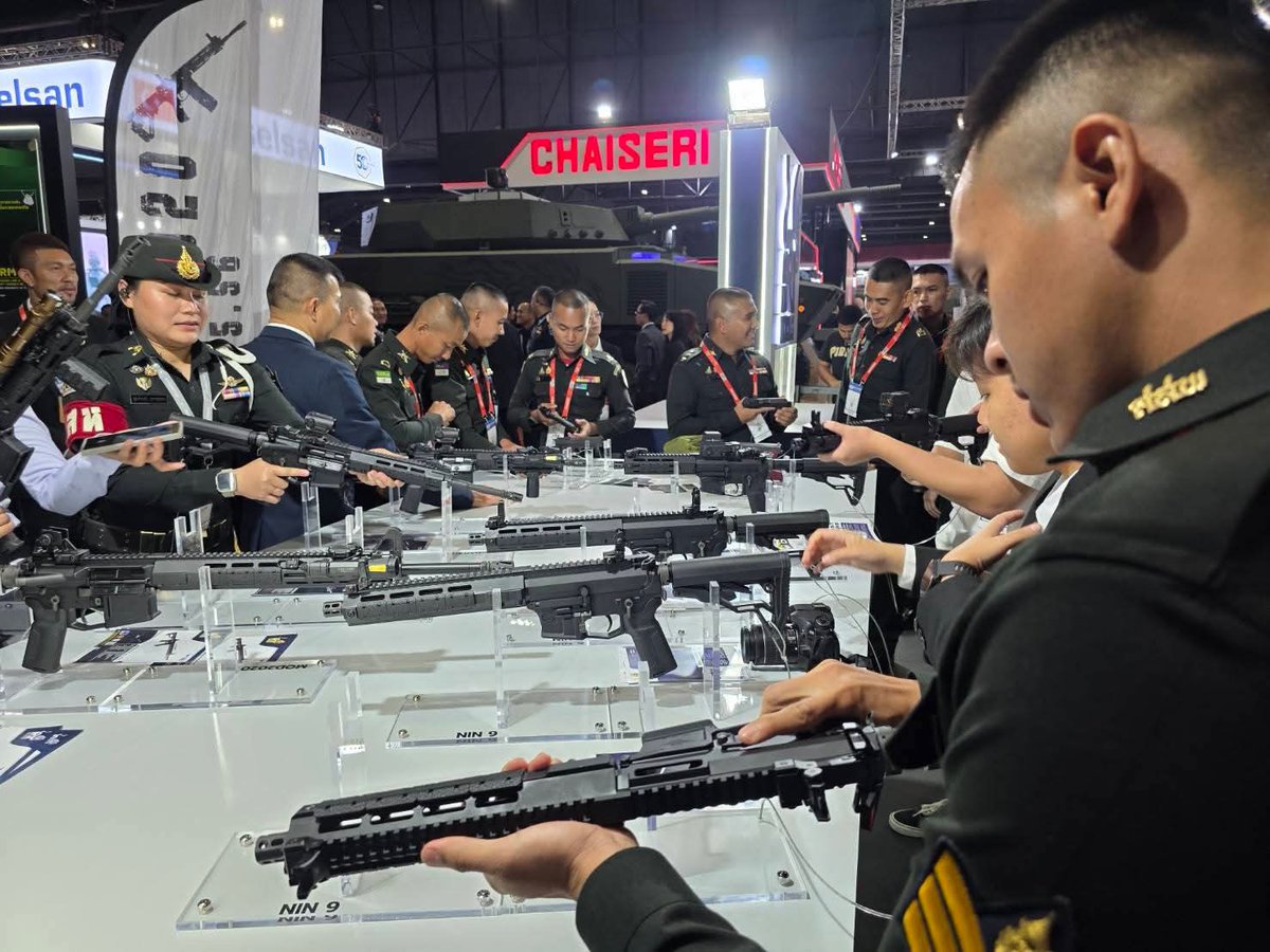 1_DevDiv's tweet image. “นิทรรศการจัดแสดงอาวุธ และเทคโนโลยีทางทหาร Defense &amp;amp; Security 2025”

เมื่อ 10 พ.ย. 68 
พล.ต. กิตติ คงหอม ผบ.พล.พัฒนา 1 ได้มอบหมายให้  (ฝผค.พล.พัฒนา 1) นำกำลังพล เข้าร่วมชมนิทรรศการจัดแสดงอาวุธ และเทคโนโลยีทางทหาร Defense &amp;amp; Security 2025 ณ ศูนย์แสดงสินค้า อิมแพ็ค เมืองทองธานี