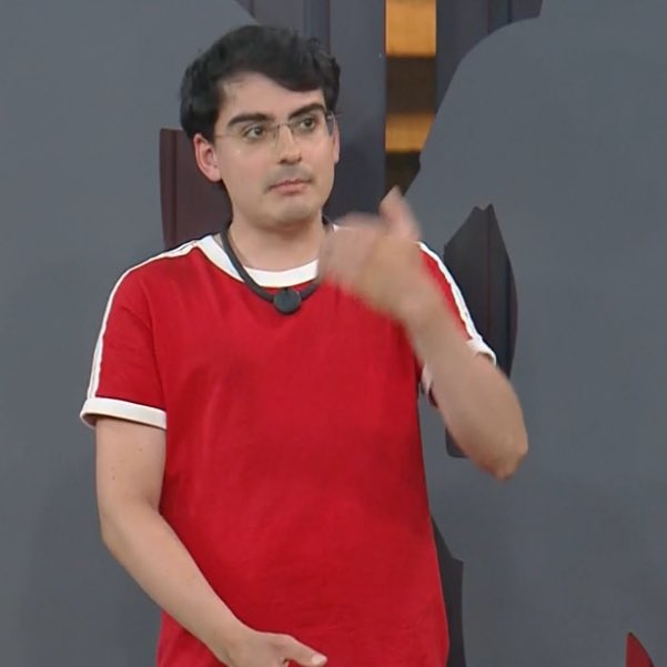 Dantinhas's tweet image. A cara de pau do cara que chamou a Duda de prostituta e biscate pelas costas cobrar respeito dela #RoçaEspecial