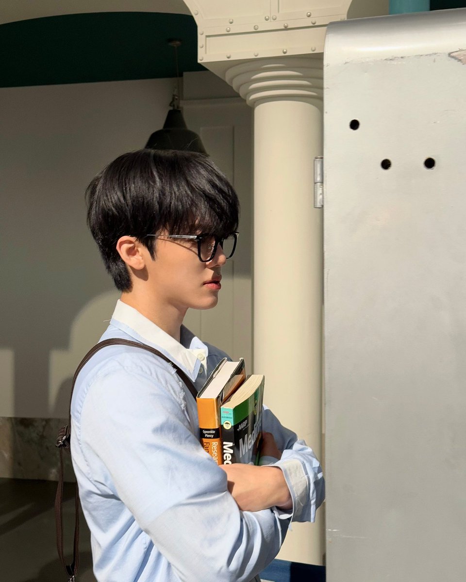 thirteenna's tweet photo. - jaemin as taehee, a mysterious transfer student who claims to be woojin’s manager in the drama ‘wind up’, to be released the 1st half of 2026. 
- veteran actor lee jong-hyuk as the baseball coach &amp; oh hyun-kyung (who also starred in ‘when the phone rings’) as taehee’s mother. https://t.co/PS20QpiRwK