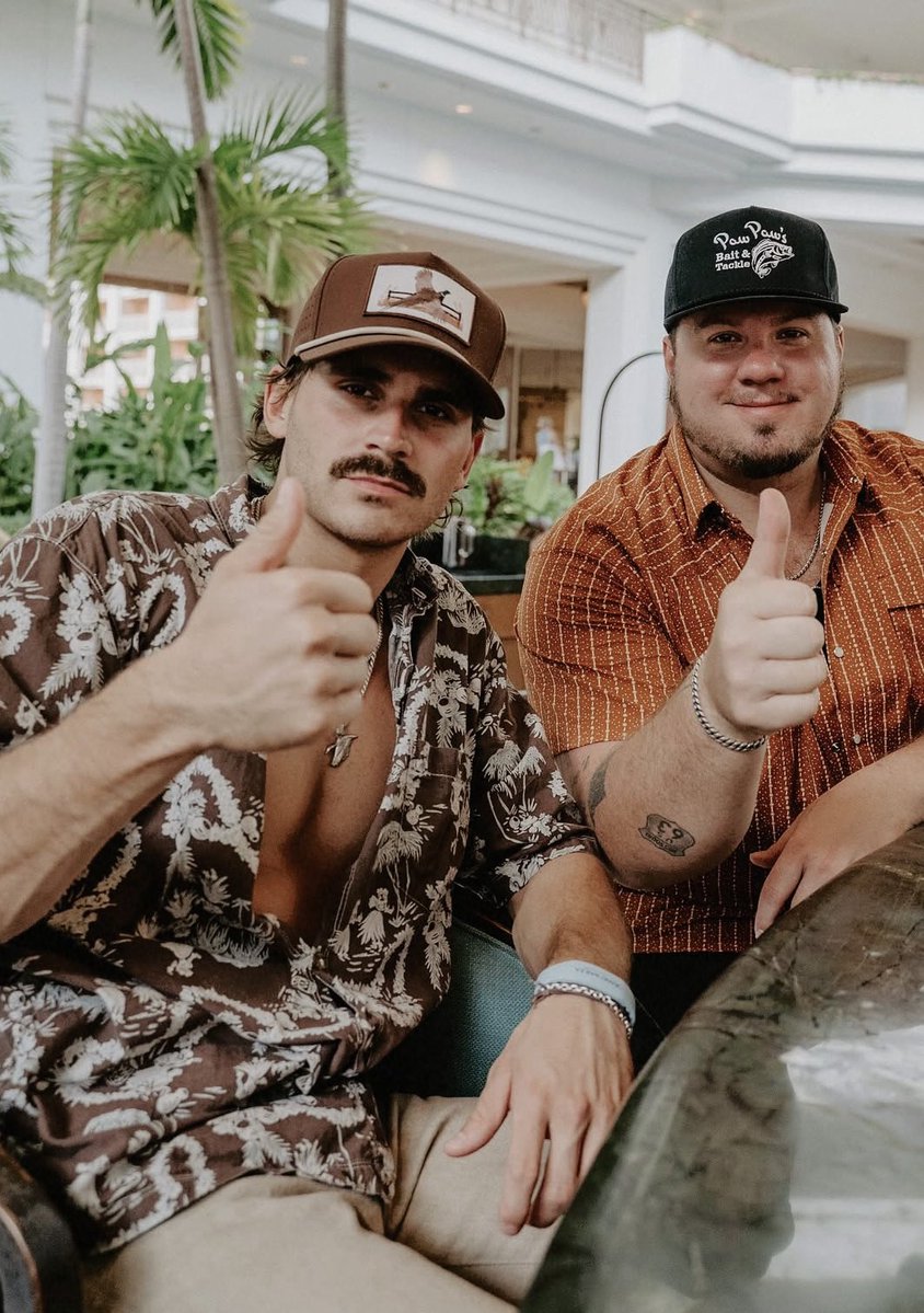 AnObservantEgo's tweet image. ⠀⠀⠀  
⠀⠀⠀  
⠀⠀⠀ ⠀⠀⠀   Island time 🤘🏻🌴