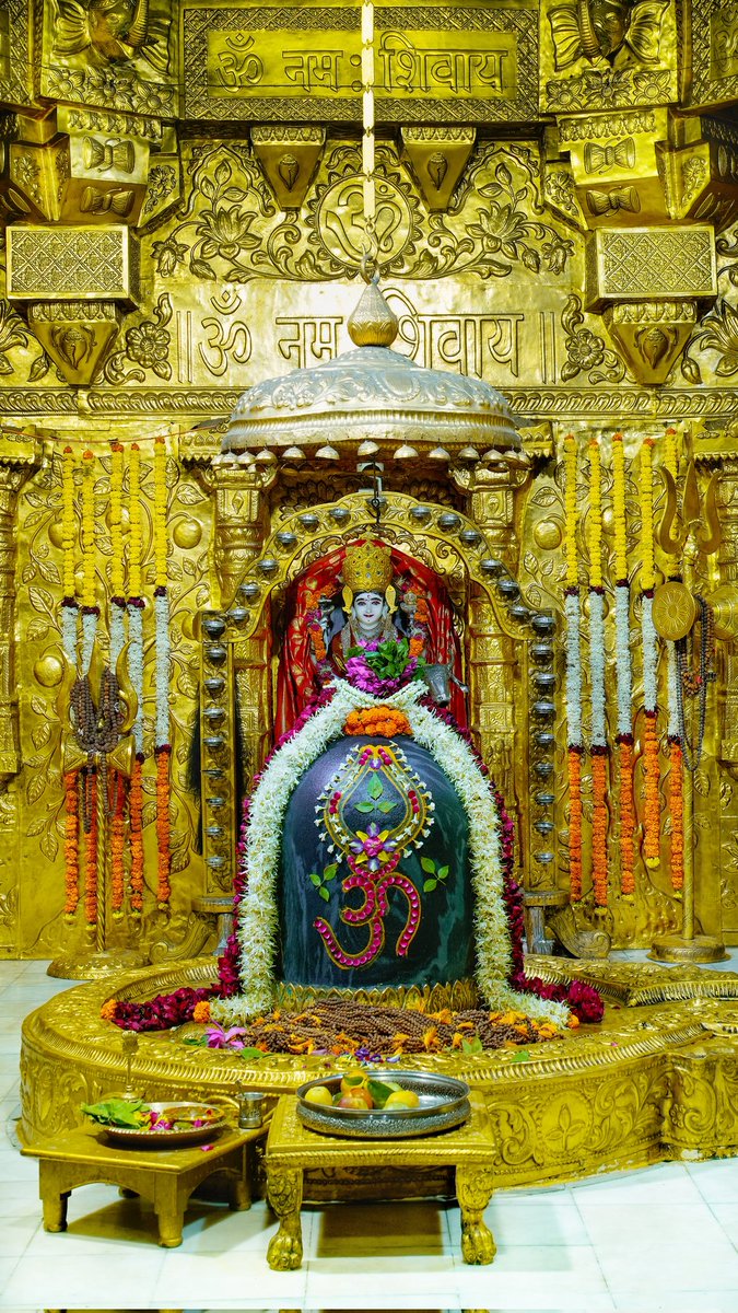 Somnath_Temple's tweet image. श्री सोमनाथ महादेव मंदिर,
प्रथम ज्योतिर्लिंग - गुजरात (सौराष्ट्र)
दिनांकः 11 नवम्बर  2025, कार्तिक कृष्ण सप्तमी - मंगलवार
प्रातः श्रृंगार
11256218
#somnath #mahadev #shivji
#bhakti #somnathlivedarshan #somnathtemple