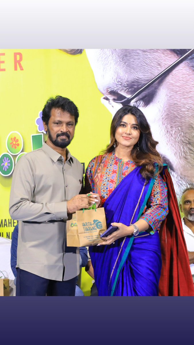CheranDirector's tweet photo. முதல் பார்வையில் உருவாகும் நட்பின் அடையாளம் தெரியும் கண்களை பார்க்கவேண்டுமா.. இதில் சினேகாவின் கண்களை பாருங்கள்...
இந்த பார்வையில் இருந்துதான் நீண்டகால தோழிகள் நமக்கு கிடைக்கிறார்கள்...
உங்கள் தோழிகள் யார் யார்?
எனது தோழி இங்கே இருக்கிறார்
#AutographReRelease
#Nov14th https://t.co/2DxEj7aSLH