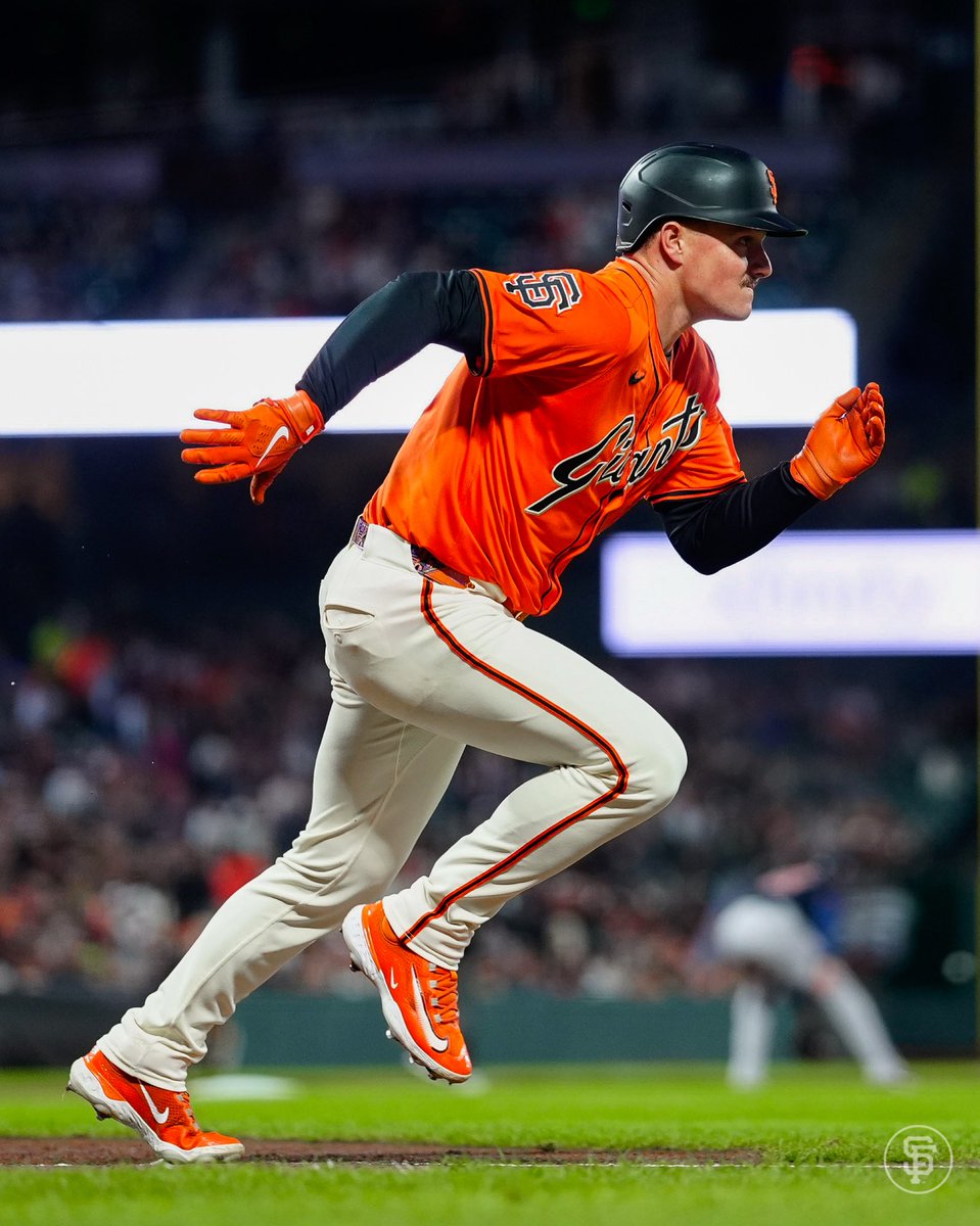 Help make Matt Chapman MLB’s overall #HeartAndHustle Award winner for 2025!

Cast your vote: mlb.com/forms/2025-mlb…
