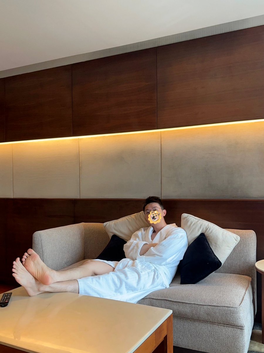 永远相信我老公找单的审美，比我自己找的单要帅很多😂(发图经过单本人同意) https://t.co/uk2bb2sje5