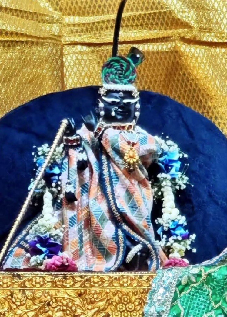 paramdisciples's tweet image. Hare Krishna Hare Krishna 
Krishna Krishna Hare Hare 
Hare Ram Hare Ram 
Ram Ram Hare Hare