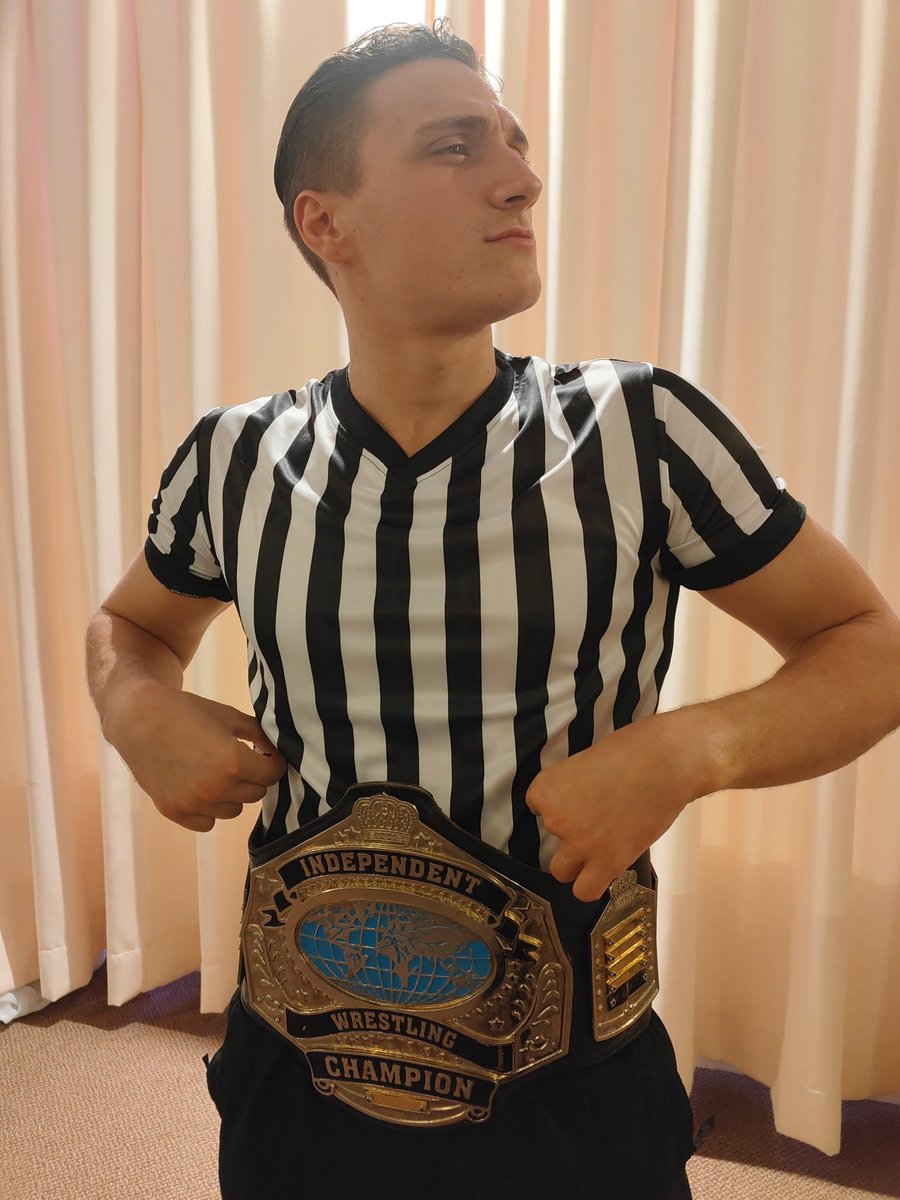 FancyRyanClancy's tweet image. Fancy Ref 🦓🥂

#Fancy 🥂