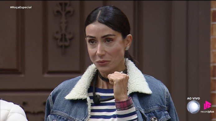 barbiecomentaa's tweet photo. FORA SHIA E MICHELE PRA JÁ!!!!!!!!! https://t.co/XVujDmpehu
