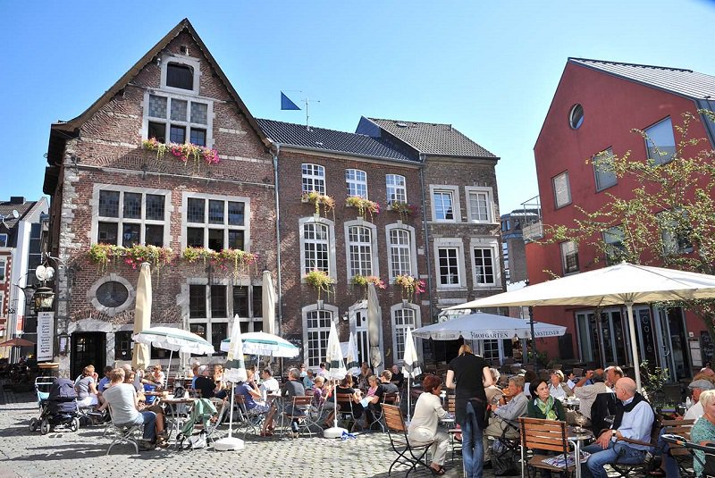 euro_tour's tweet image. 🇩🇪『ドイツの温泉保養地・温泉ホテル♨』特集！
➡euro-tour.co.jp/spa/germany.ht…
「アーヘン」　ローマ時代からの温泉地で、カール大帝お気に入りであった古くからの温泉保養地。多くの温泉施設があります♪ #アーヘン #Aachen  #CarolusThermen