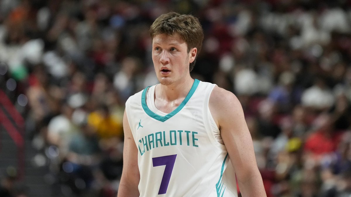 NoCeilingsNBA's tweet image. Kon Knueppel vs. Lakers:

— 19 PTS
— 10 REBS
— 9 ASTS
— 1 STL
— 6/11 FG
— 2/6 3P
— 5/5 FT