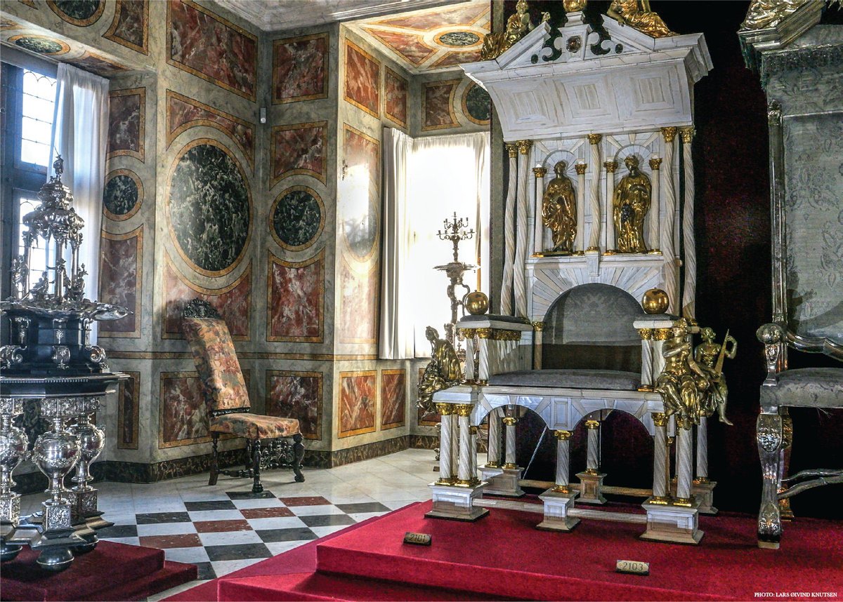 ScienceMagazine's tweet photo. The Coronation Chair of Denmark was crafted from narwhal tusks in the 17th century. 

In a new #LetterToScience, researcher Eva Garde recounts an "unusual request" to retrieve DNA from the throne. https://t.co/vUyUNdpkzb https://t.co/i1E2cmwdgs