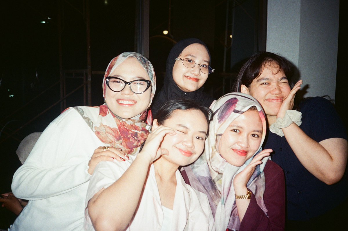 ohmymy333's tweet photo. senangnya………………… kumpul jukyuers🥺 https://t.co/S6MSAoYEfb