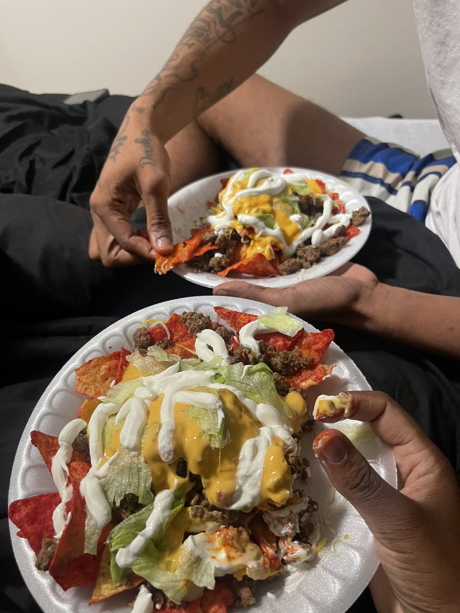 prettydashaa's tweet photo. One thing bout us WE GONE EAT 😭😭😭😭 #bigbacks https://t.co/LGH13nCbmT