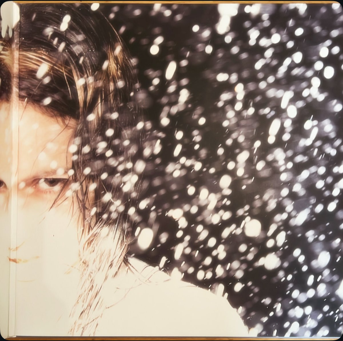 BionicJen77's tweet image. My signed copy of Rosalía’s new album “Lux” on vinyl has arrived ❤️‍🔥😍😱!!!!

I haven’t had time to play the vinyl yet, but I’ve been playing it digitally &amp;amp; the cd 💿 version non stop since last week. 
#Rosalia #lux #rosalialux @hola_rosalia #holarosalia