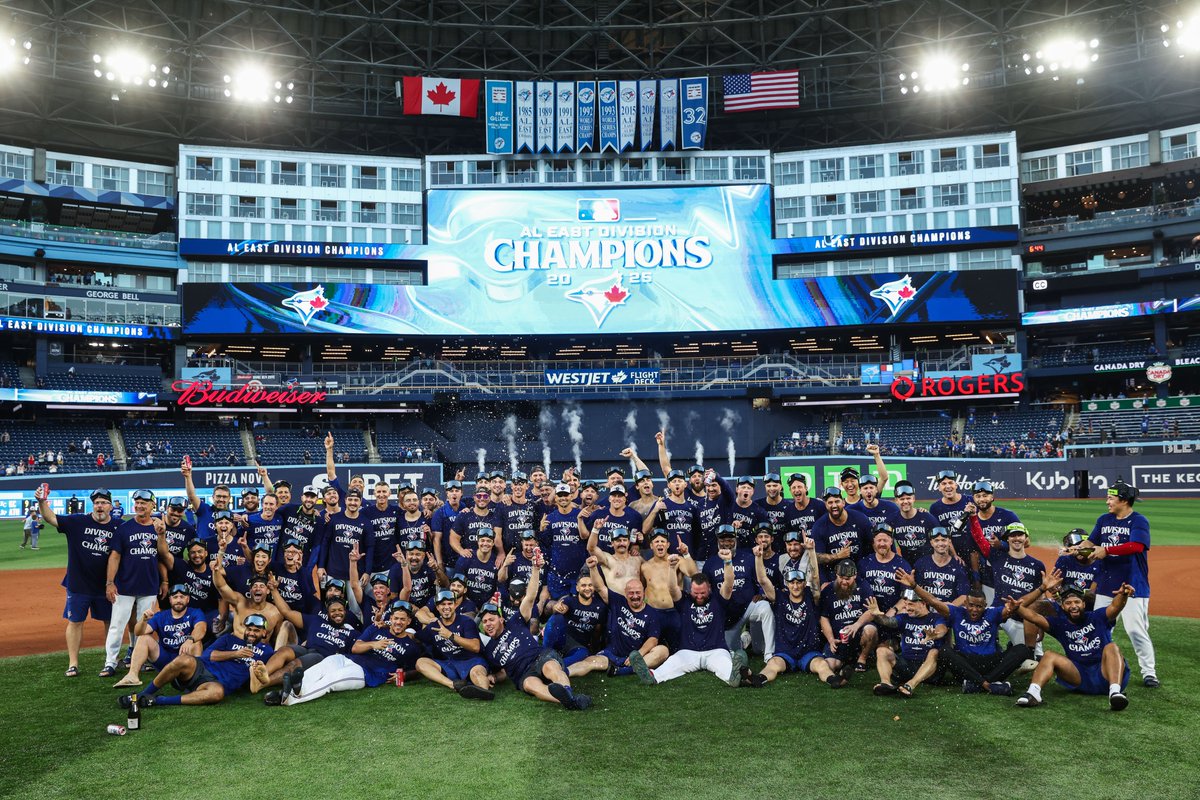 MLBNetwork's tweet image. John Schneider and the Blue Jays had a few on-field celebrations on the way to the World Series!

Tune in at 4pm ET to relive Toronto securing the AL East in Game 162, ahead of the @officialBBWAA Manager of the Year Award show at 7pm ET.