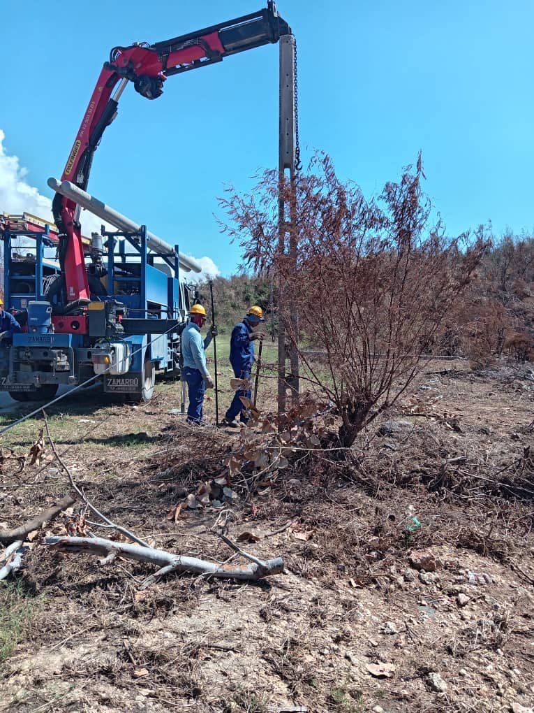 Palante!!! 💪 Así responde #Etecsa_LasTunas ante la recuperación de las telecomunicaciones en las provincias más afectadas. Así es el espíritu de ETECSA_Cuba 💪💯🇨🇺
#GenteQueSuma
<a href="/EtecsaServicios/">Etecsa_Cuba Servicios</a>
<a href="/NelsonFR71/">Nelson Francisco Reyes González</a>
<a href="/YelinReyes/">Yelin Reyes Rivas</a>
<a href="/adonis_silvera/">Adonis Silvera</a>