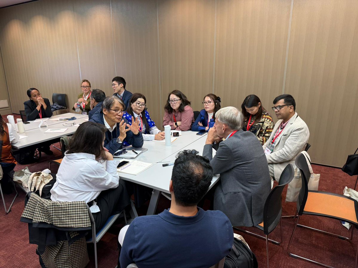 APEAeval's tweet image. Hands-on learning in Workshop 1! #VfMws ✋📌

Participants are working in groups to design and analyze economic evaluation approaches, exploring cost-effectiveness and real-world decision-making.

#APEAConf2025 #ValueForMoney