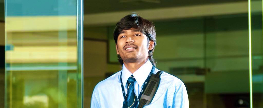 itzme_Ofccl's tweet image. Gud Mrng ..!😎

@dhanushkraja ..!💟

#D54 #TereIshkMein 📈