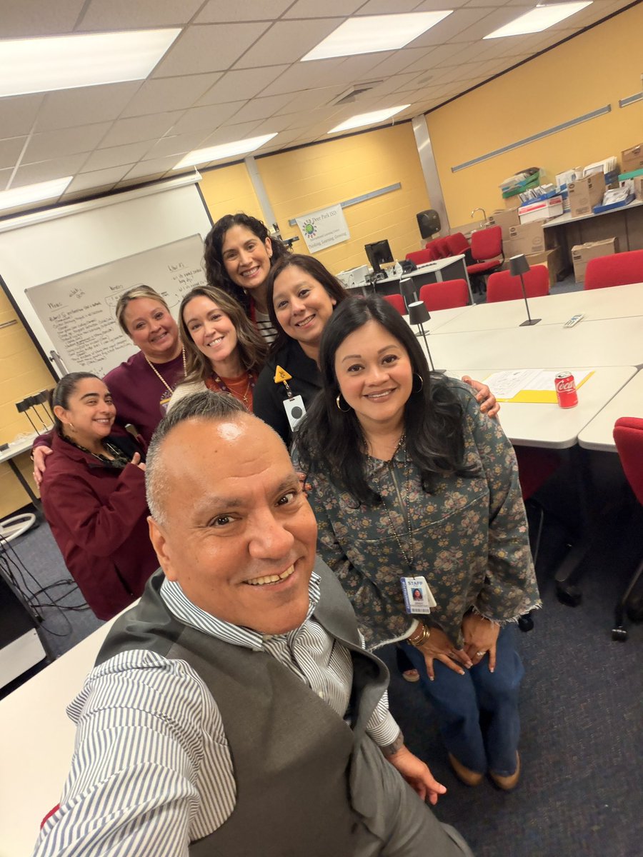 JoseMedinaJr89's tweet image. Biliteracy instructional rounds at Parkwood ES in Deer Park ISD! It was a pleasure to facilitate job-embedded coaching for school and district leaders because #duallanguage teachers deserve feedback that is focused on biliteracy! #C6BiliteracyFramework