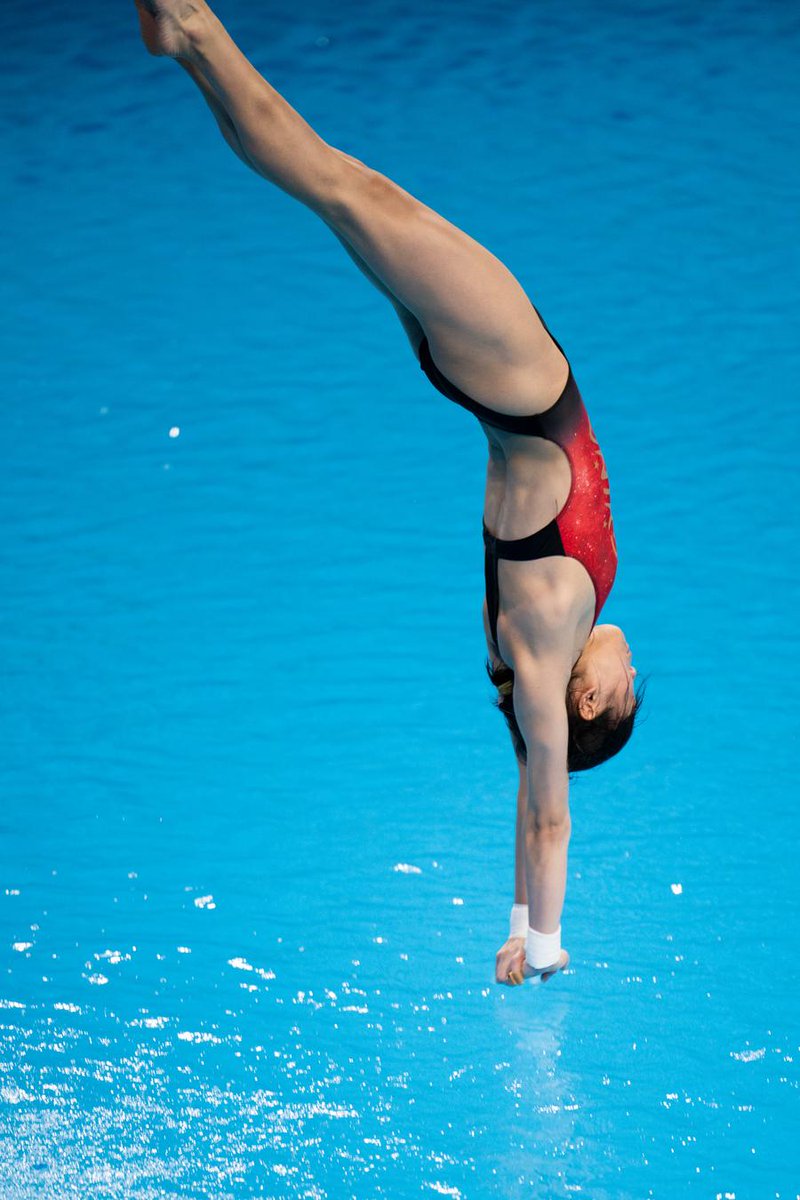 XHSports's tweet photo. π§ "Be water." Bruce Lee's philosophy came to life at the diving arena!
Every jump, twist, and splash blended seamlessly with the water, turning each dive into a flowing masterpiece. π#China #NationalGames #DivingMagic https://t.co/y7pxu5qhJo