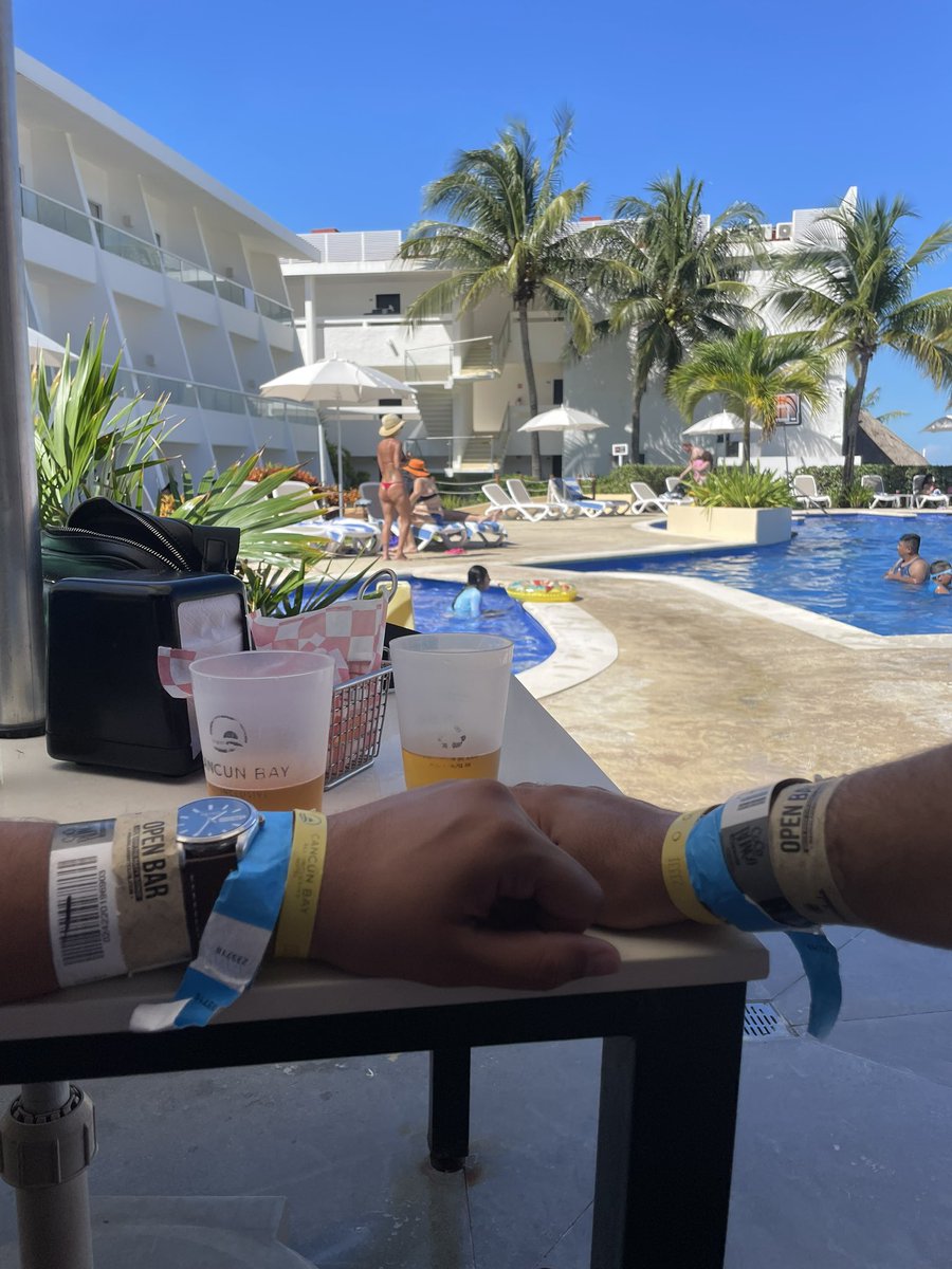 Me fui pa Cancun con <a href="/ConJdh/">Javi DH</a>